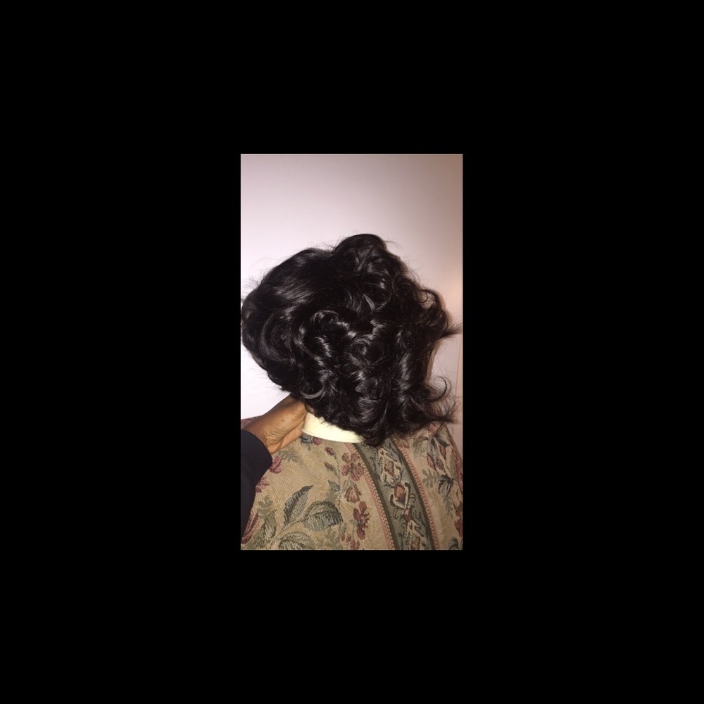 Short frontal wig